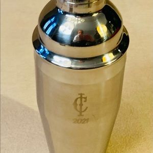 Stainless steel cocktail shaker awarded for surviving the year 2021